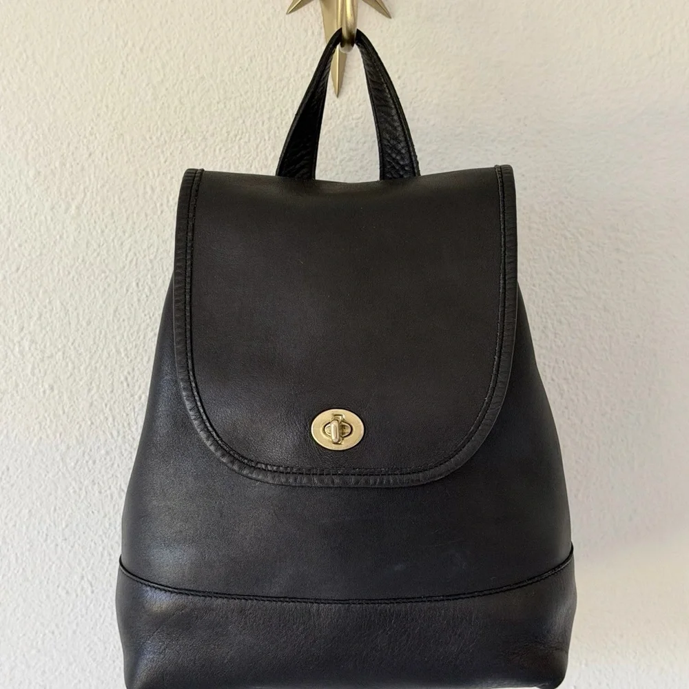 Vintage 90's Coach Black Leather Daypack 9791 Vtg Turnlock Backpack